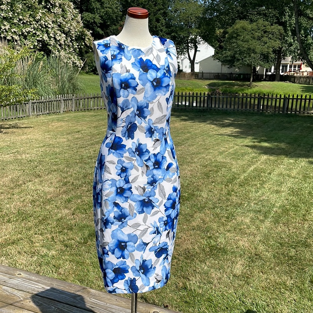 Calvin Klein Sz 6 Stretch Neoprene Floral Scuba Dress Blue White